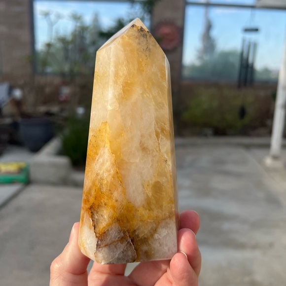 Golden Healer Crystal Tower - Picture 9 of 10